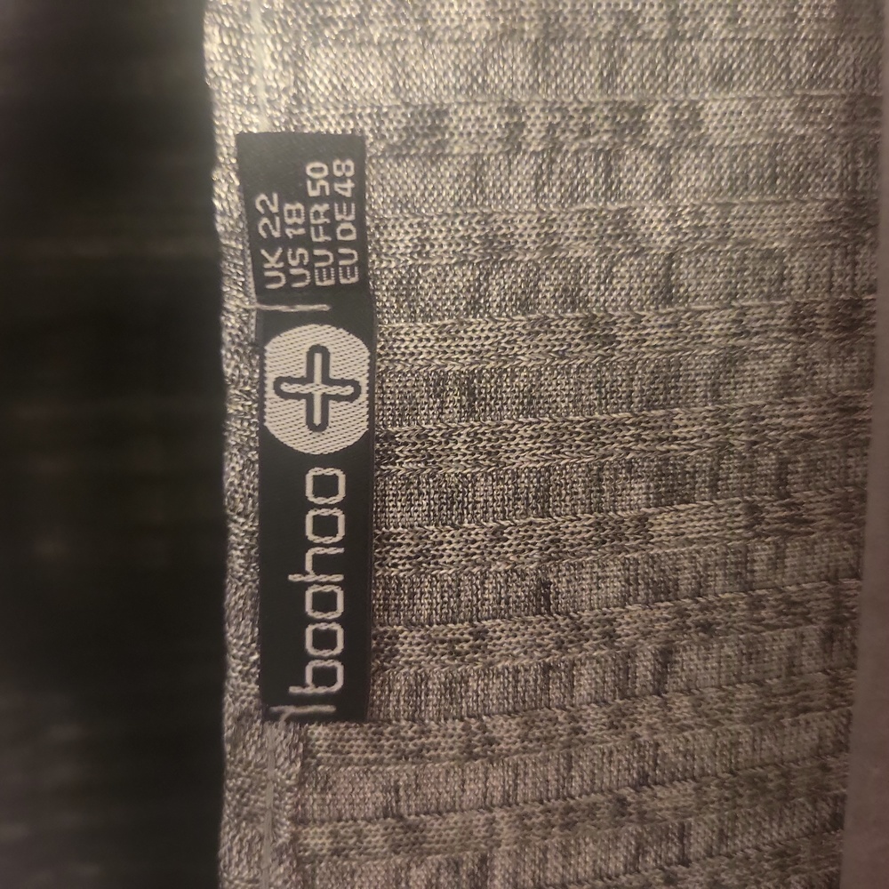 Top - Picture 2 of 2